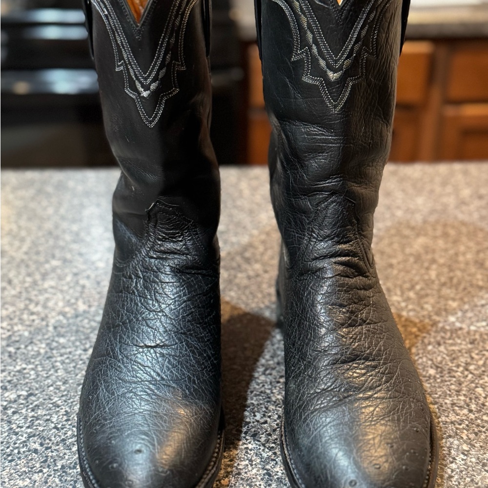 Lucchese black smooth ostrich rompers size 10D